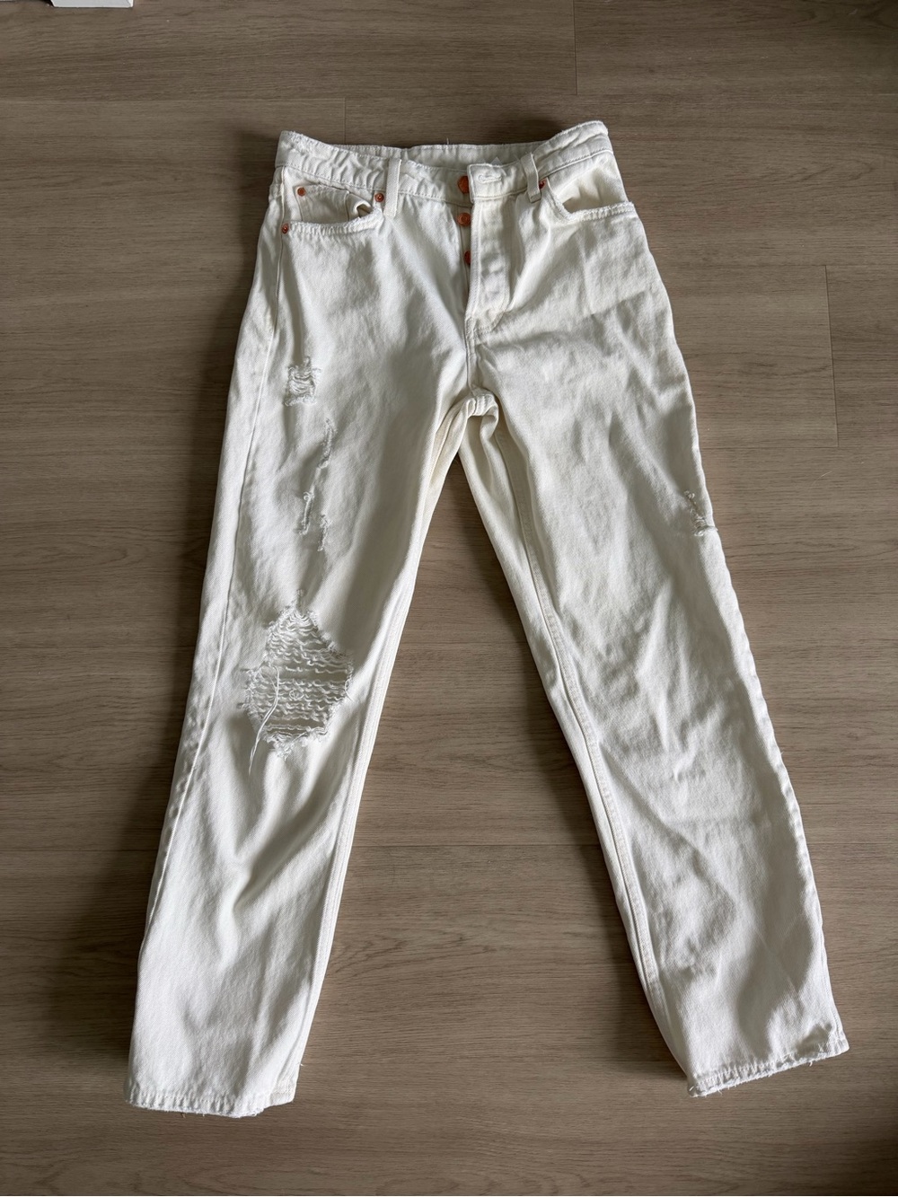H&M White Distressed Boyfriend Jeans